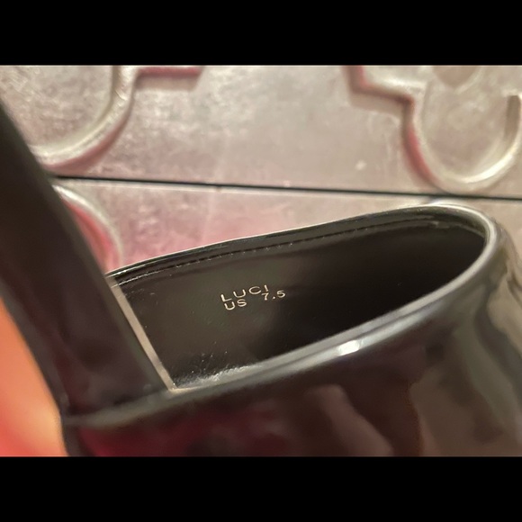 Fur trimmed heels. - Picture 6 of 7